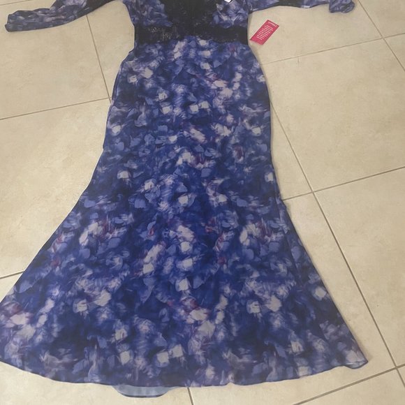 Badgley Mischka Dresses & Skirts - Stunning Badgley Mischka Floral Chiffon Gown